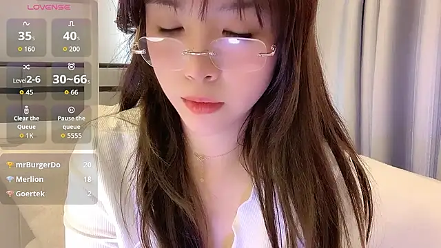 LunaDeVaal online show from 04-11-26, 07:45