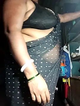 Snapshot of Nude-Priya2 chatting on 07-31-26, 10:03 Nude-Priya2 online show from 07-31-26, 10:03