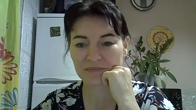 Krystal 82 online show from 11-20-25, 06:52