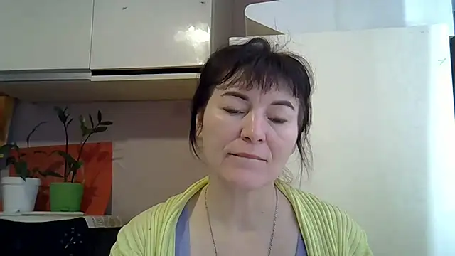 Snapshot of Krystal_82 chatting on 02-12-26, 08:25 Krystal 82 online show from 02-12-26, 08:25