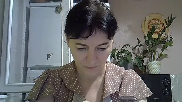 Krystal 82 online show from 11-07-25, 04:00