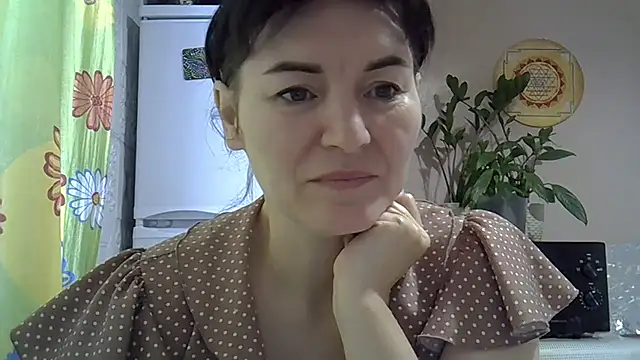 Krystal 82 online show from 11-27-25, 09:21