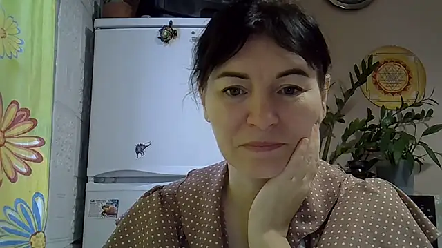 Krystal 82 online show from 11-05-25, 09:12