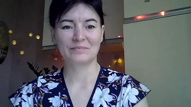 Krystal 82 online show from 10-24-25, 10:14