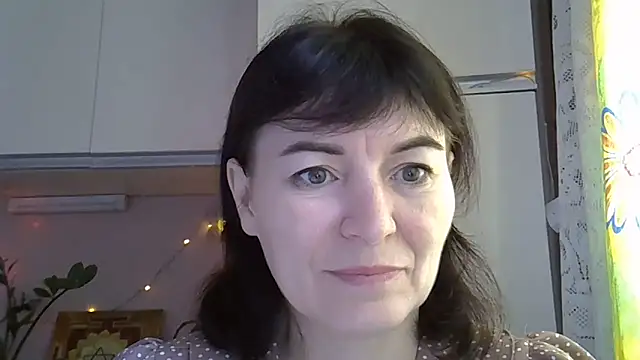 Krystal 82 online show from 10-28-25, 07:40