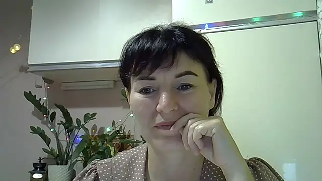 Krystal 82 online show from 09-11-25, 01:38