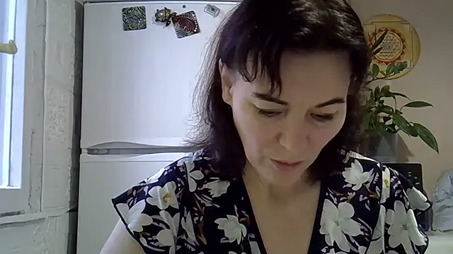 Krystal 82 online show from 11-12-25, 07:45