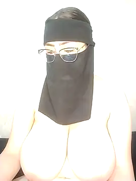 Snapshot of Arabic-loka chatting on 09-12-25, 12:38 Arabic-loka online show from 09-12-25, 12:38