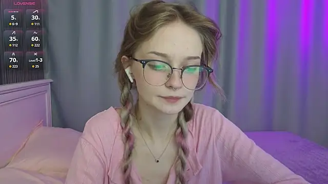 Snapshot of vialeta_baby chatting on 09-23-25, 11:56 vialeta baby online show from 09-23-25, 11:56