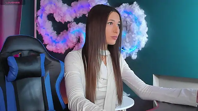 Lillie Miller online show from 03-20-26, 04:02