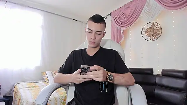 Dereck Boy8 online show from 10-07-25, 07:26