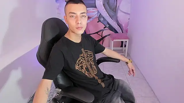 Dereck Boy8 online show from 11-06-25, 07:51