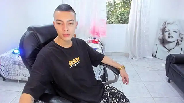 Dereck Boy8 online show from 10-13-25, 08:54