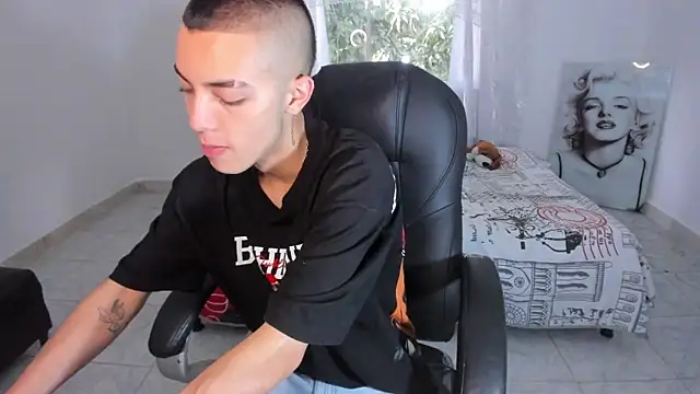 Dereck Boy8 online show from 12-05-25, 07:45