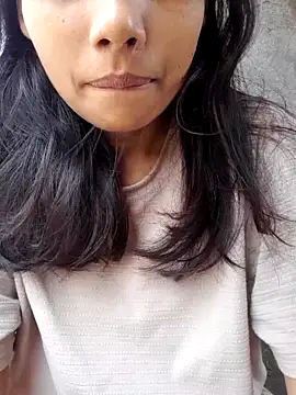 queen girl  online show from 09-29-25, 05:36