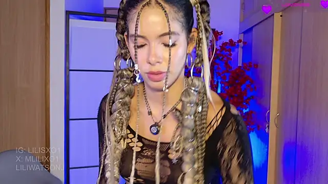 Snapshot of lilijwatson chatting on 06-08-26, 02:45 lilijwatson online show from 06-08-26, 02:45