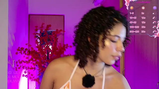 Snapshot of lilijwatson chatting on 04-28-26, 01:48 lilijwatson online show from 04-28-26, 01:48