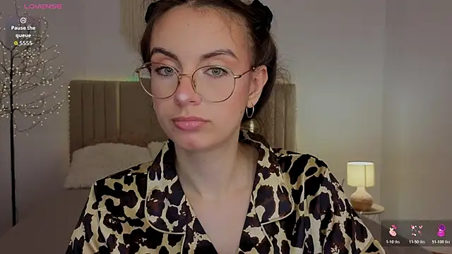 Real cutie1 online show from 07-18-26, 12:58