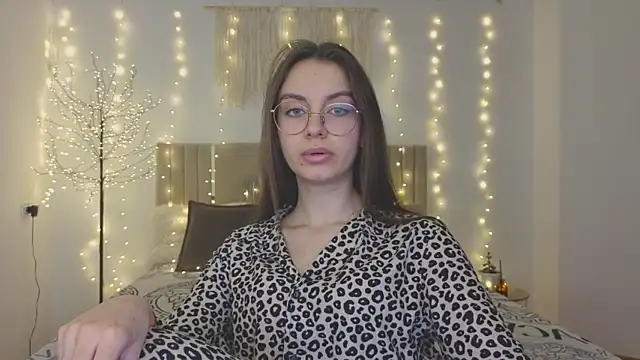 Real cutie1 online show from 12-19-25, 01:57