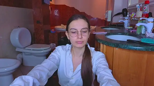 Real cutie1 online show from 12-18-25, 01:48