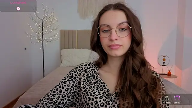 Real cutie1 online show from 05-21-26, 01:41
