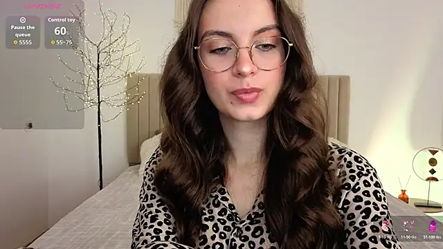 Real cutie1 online show from 06-13-26, 12:47