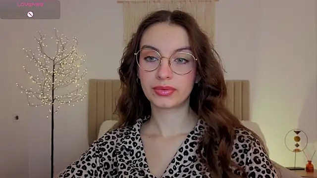 Real cutie1 online show from 05-27-26, 12:56