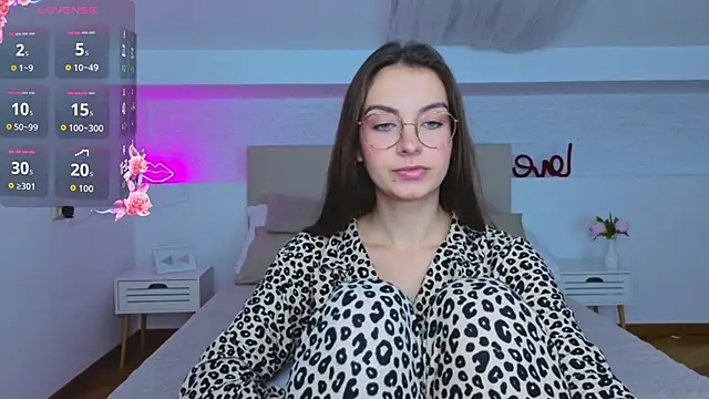 Real cutie1 online show from 10-01-25, 08:46