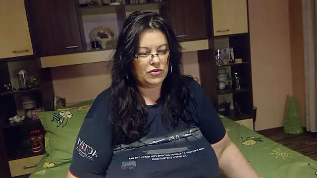 Snapshot of Claudia_71love chatting on 07-11-26, 05:57 Claudia 71love online show from 07-11-26, 05:57