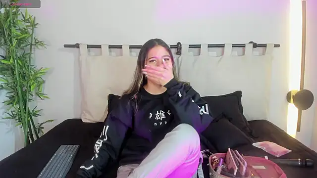 Rachell criss online show from 03-10-26, 04:05