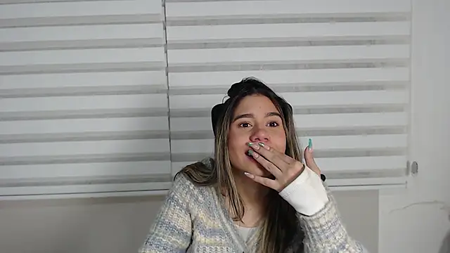 Rachell criss online show from 11-25-25, 03:51