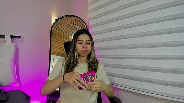 Rachell criss online show from 09-11-25, 04:12