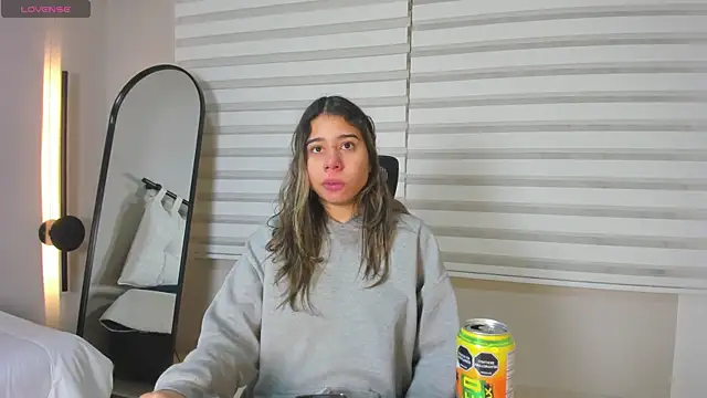 Snapshot of Rachell_criss chatting on 01-17-26, 03:54 Rachell criss online show from 01-17-26, 03:54