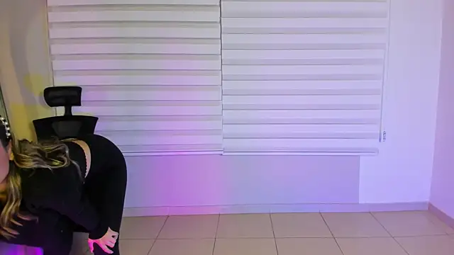 Rachell criss online show from 09-30-25, 04:18