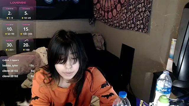 London Ray online show from 10-27-25, 06:03