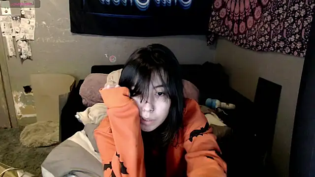 London Ray online show from 10-19-25, 05:43