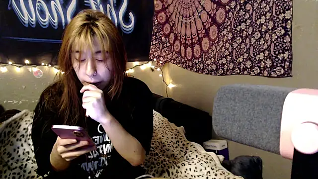 Snapshot of London_Ray chatting on 07-19-26, 11:12 London Ray online show from 07-19-26, 11:12