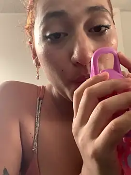 Snapshot of Tammys4 chatting on 02-18-26, 07:21 Tammys4 online show from 02-18-26, 07:21