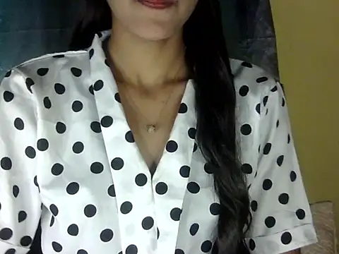zara Khan0 online show from 10-12-25, 02:13