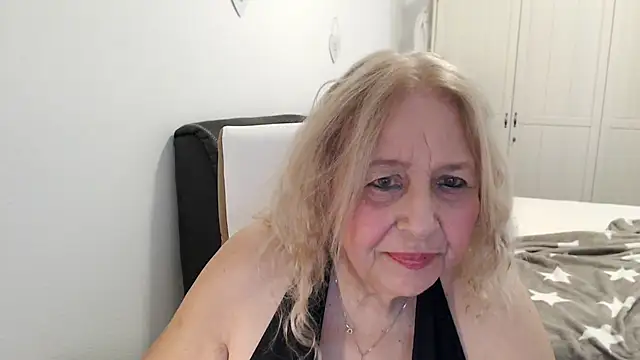 Snapshot of SusiLifeXXX chatting on 06-18-26, 05:29 SusiLifeXXX online show from 06-18-26, 05:29
