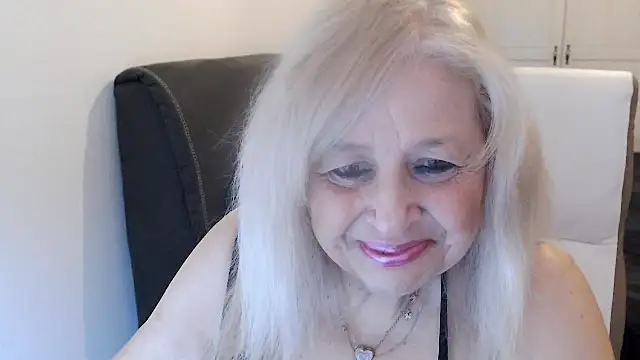 Snapshot of SusiLifeXXX chatting on 03-04-26, 07:54 SusiLifeXXX online show from 03-04-26, 07:54