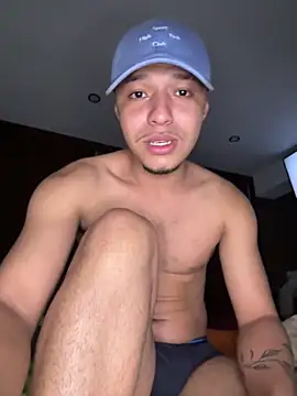 Snapshot of Mlkrrp chatting on 11-12-25, 01:10 Mlkrrp online show from 11-12-25, 01:10