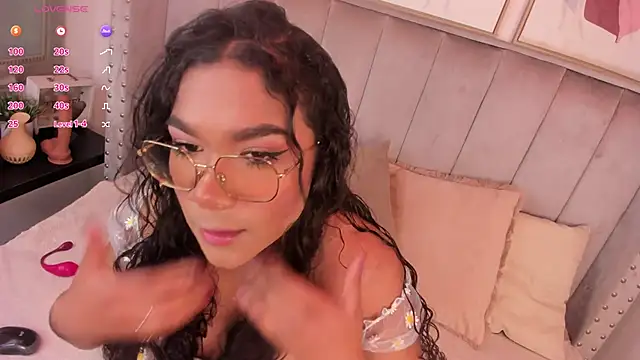 Snapshot of Seshat_Hitt chatting on 11-28-25, 03:50 Seshat Hitt online show from 11-28-25, 03:50