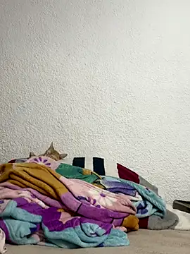 Nia Desire online show from 11-20-25, 08:15