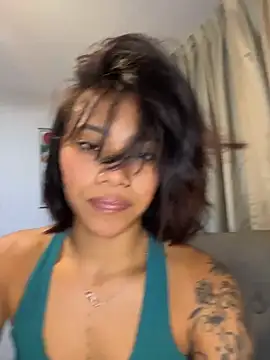 Nia Desire online show from 06-17-26, 07:19