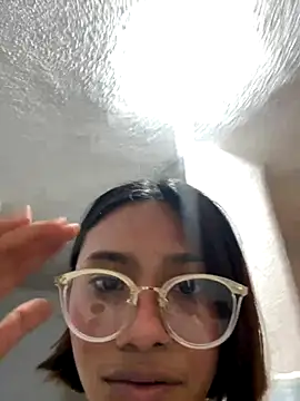 Nia Desire online show from 11-18-25, 05:11