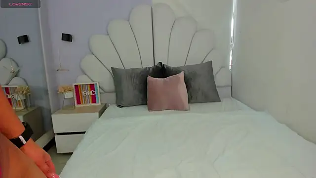 shamara thomson online show from 04-09-26, 05:19