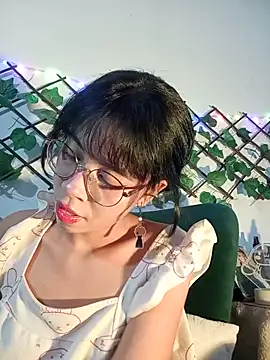 Snapshot of dolliette24 chatting on 05-21-26, 03:48 dolliette24 online show from 05-21-26, 03:48