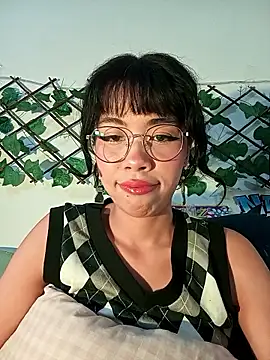 Snapshot of dolliette24 chatting on 04-22-26, 11:00 dolliette24 online show from 04-22-26, 11:00
