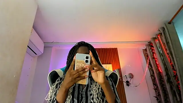 Evaa 18 online show from 11-25-25, 07:25